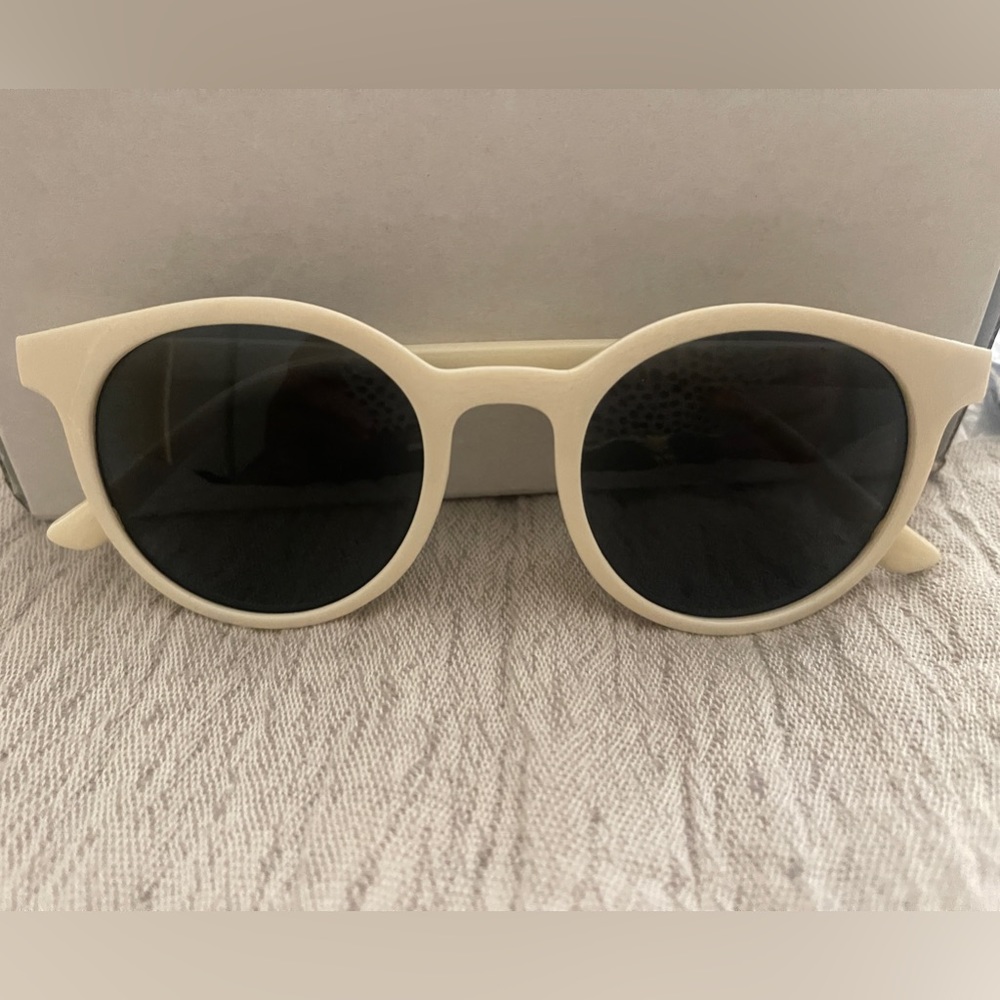 Round cream colored sunglasses (brand new, no brand)